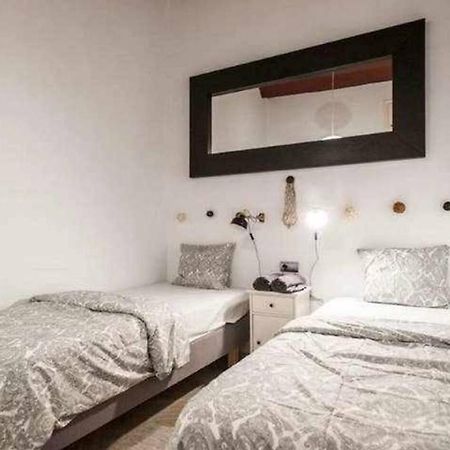 10 Min Walk To Giralda And Rooftop Sevilla Bagian luar foto