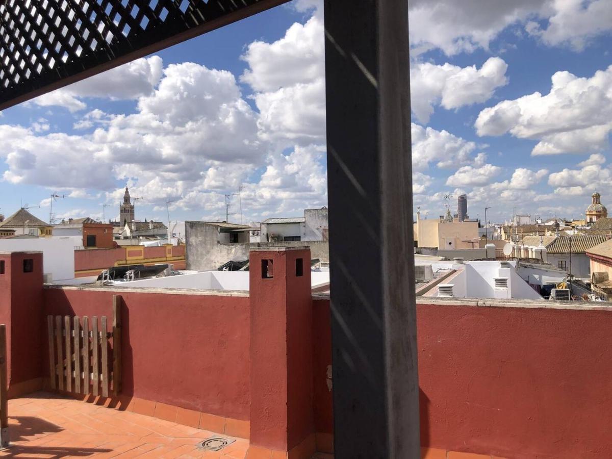 10 Min Walk To Giralda And Rooftop Sevilla Bagian luar foto